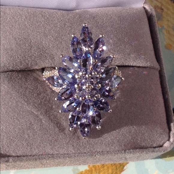 Genuine Tanzanite & Zircon Ring 7.29 Cts - Picture 3 of 7